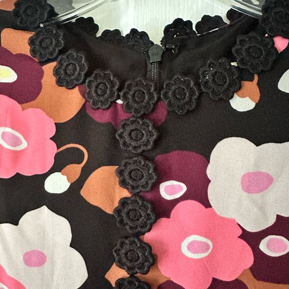 Kate Spade Blooming Floral mini dress. Pink and black floral dress. Size 2 - Picture 4 of 7